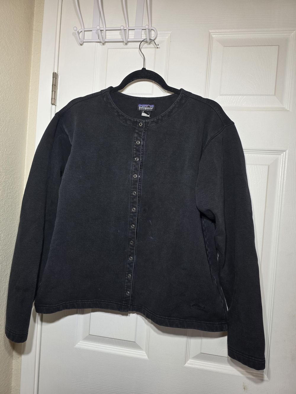Patagonia Women’s Large L Black Organic Cotton Snap Front Cardigan Jacket
